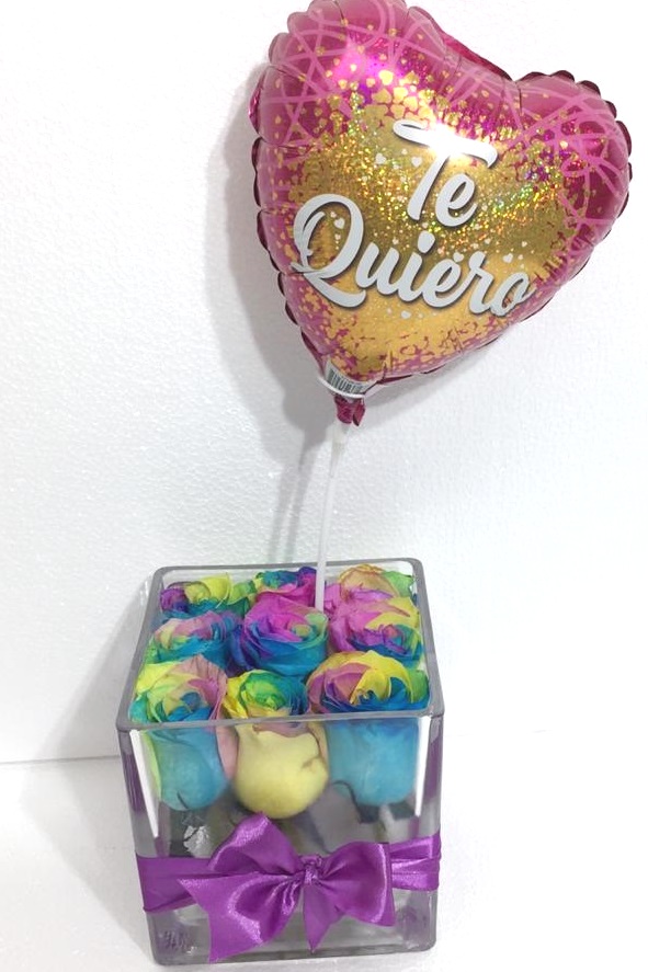 Cubo 9 Rosas Arcoiris y Globito